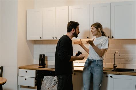 Vrouwen gaan vaker emotioneel vreemd, dit is waarom